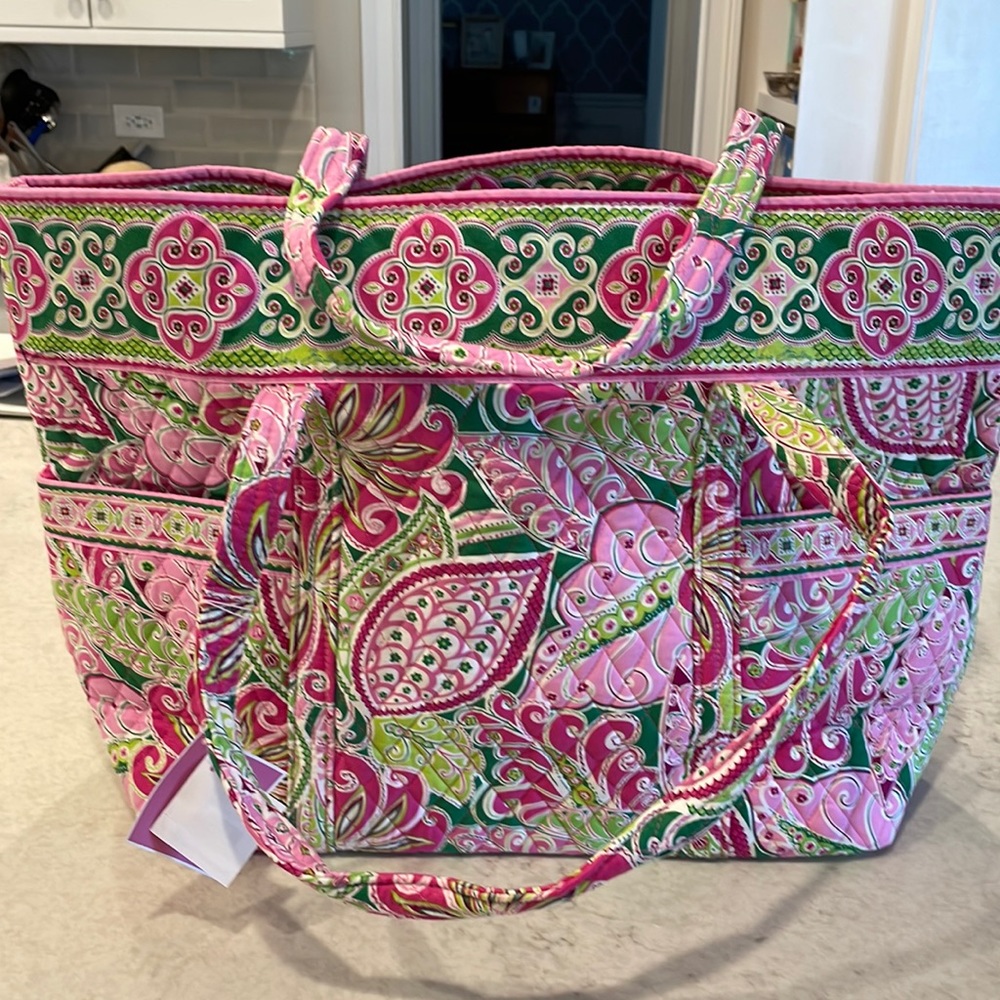 Vera Bradley NWT Super Tote Pinwheel Pink